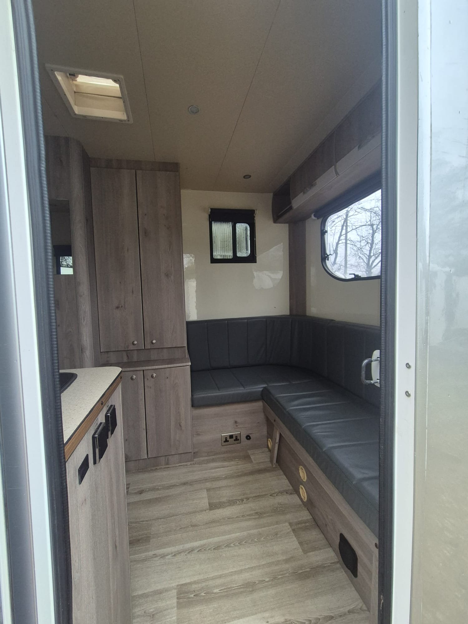 Equi-Trek Valiant Peugeot Horsebox - Trailers & Horseboxes