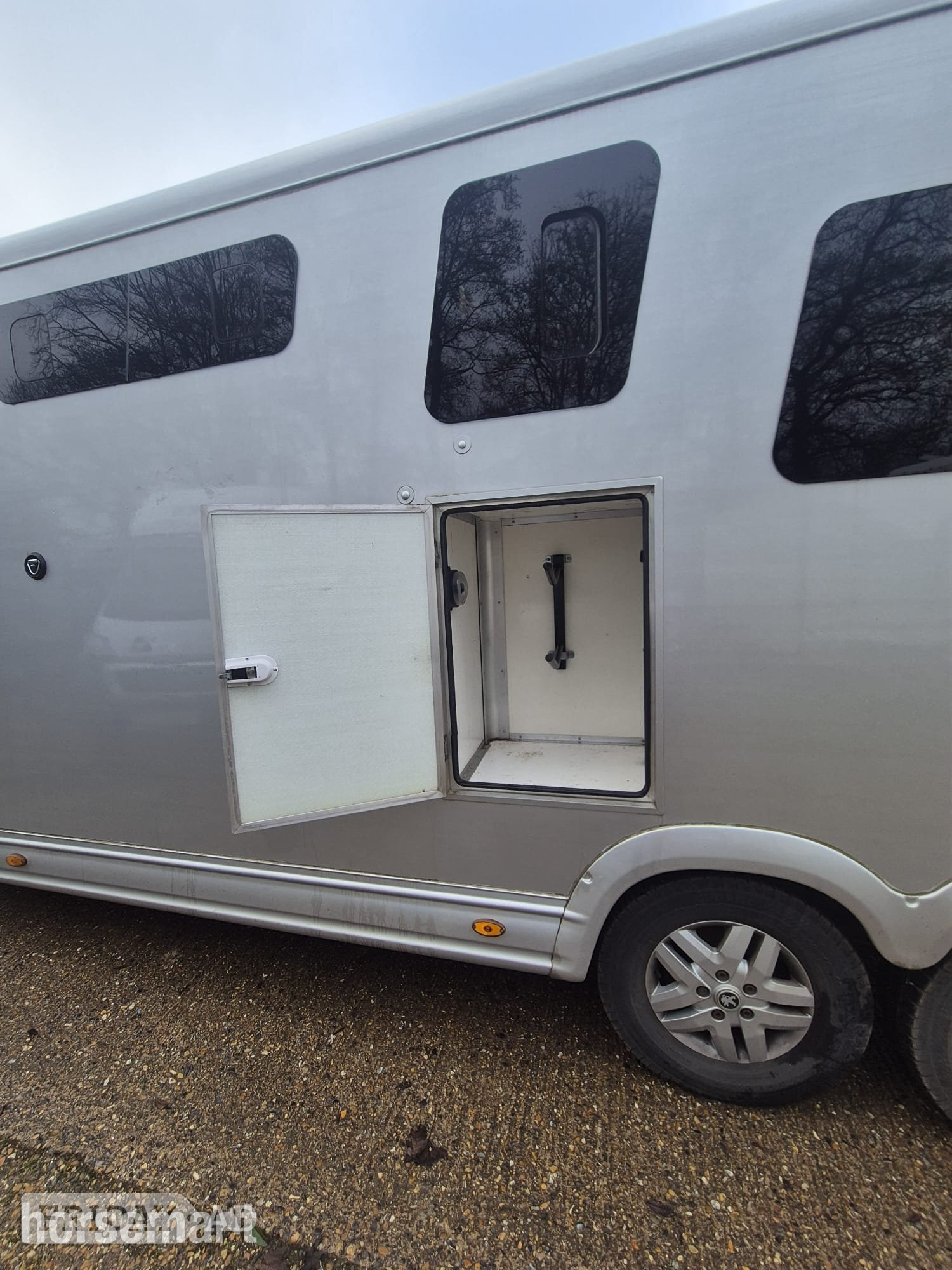 Equi-Trek Valiant Peugeot Horsebox - Trailers & Horseboxes in Bury St. Edmunds