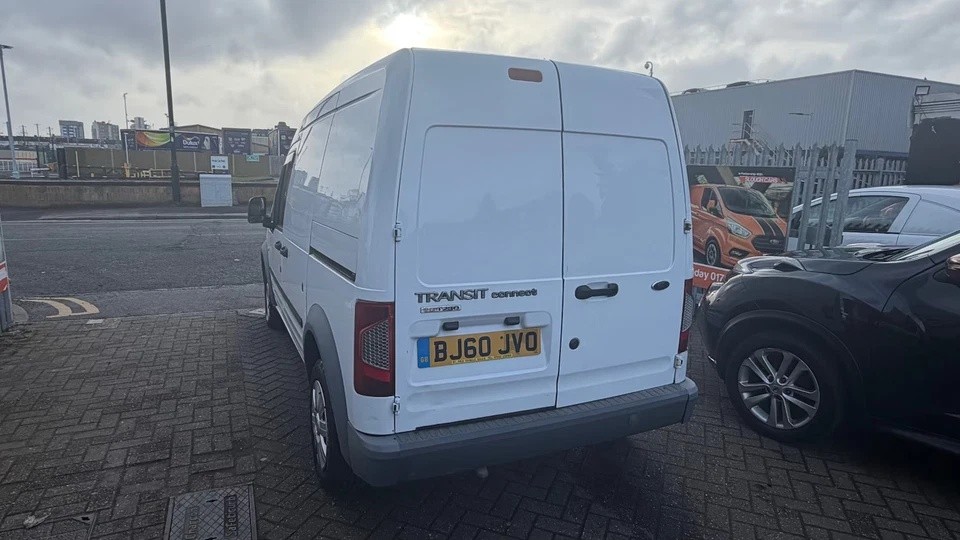[ berth ]Ford Transit Connect