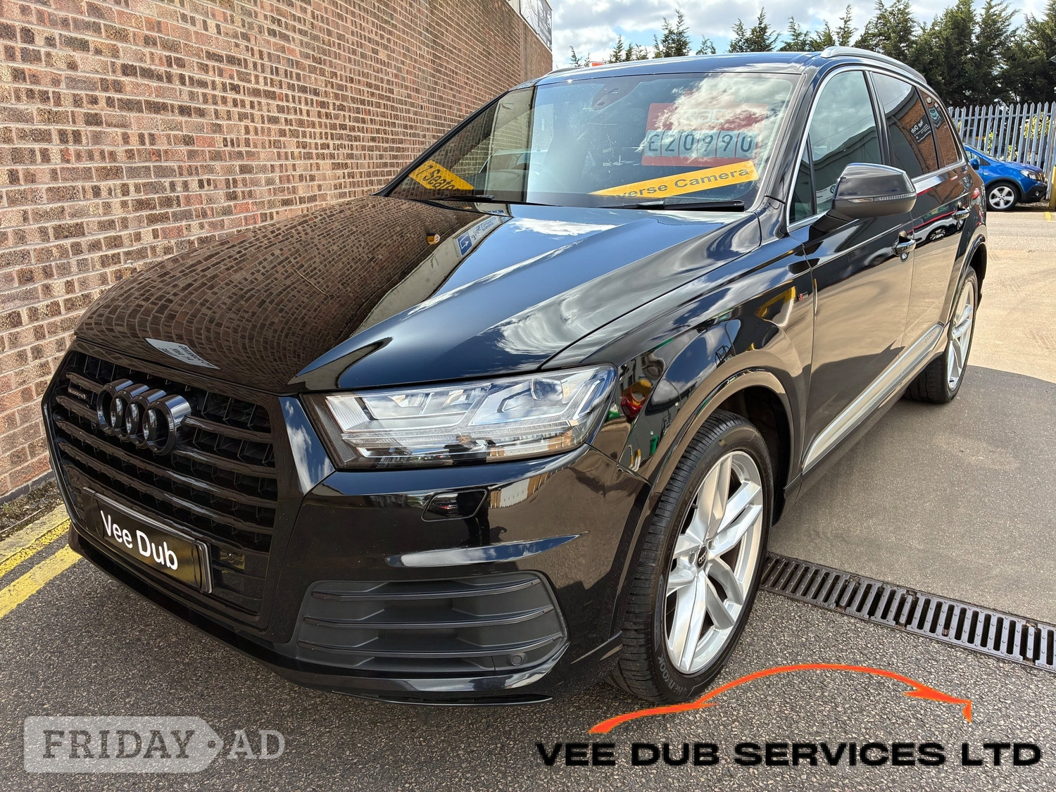 Audi Q7 2017 in Leicester