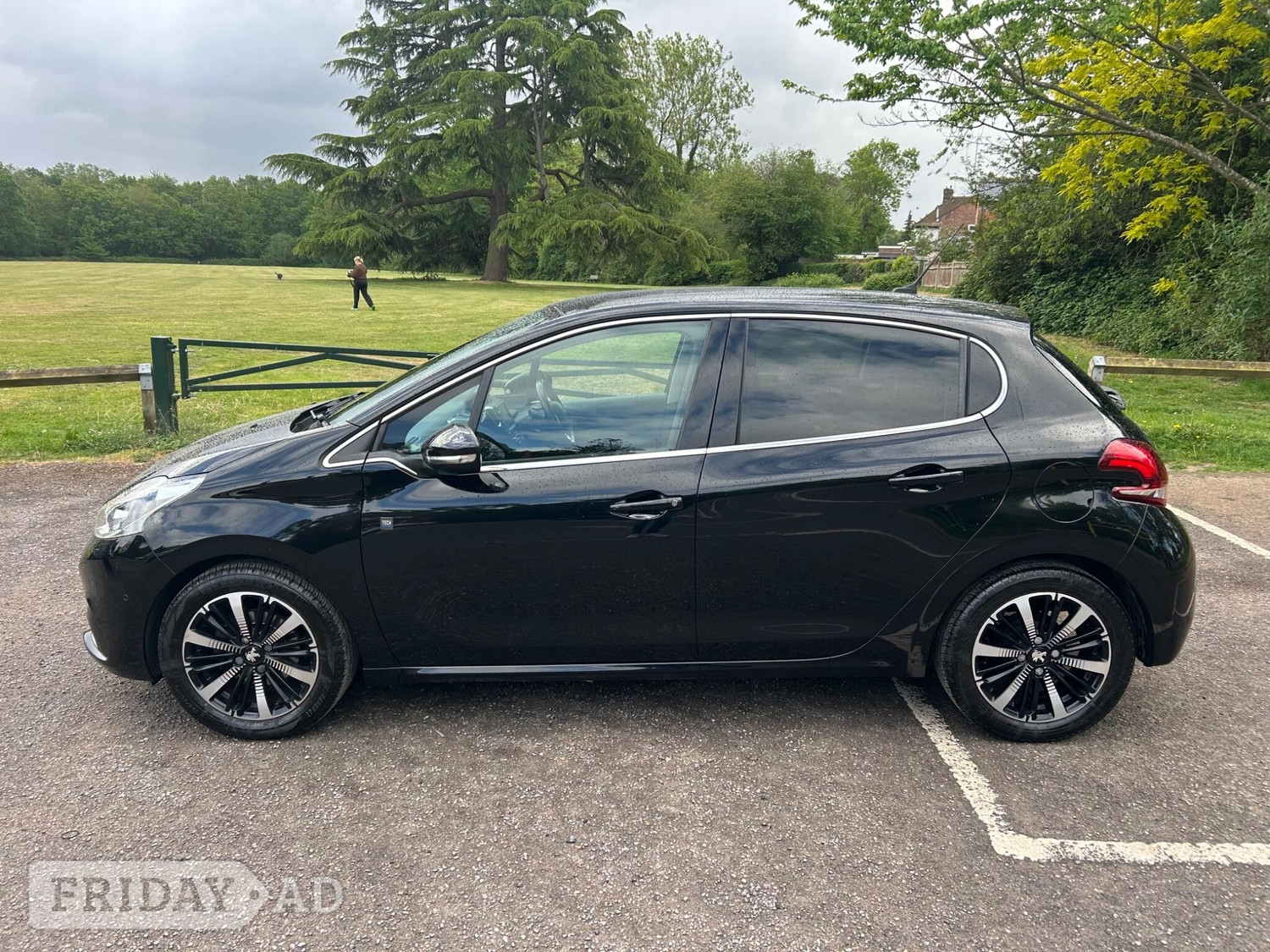 Peugeot 208 Chertsey
