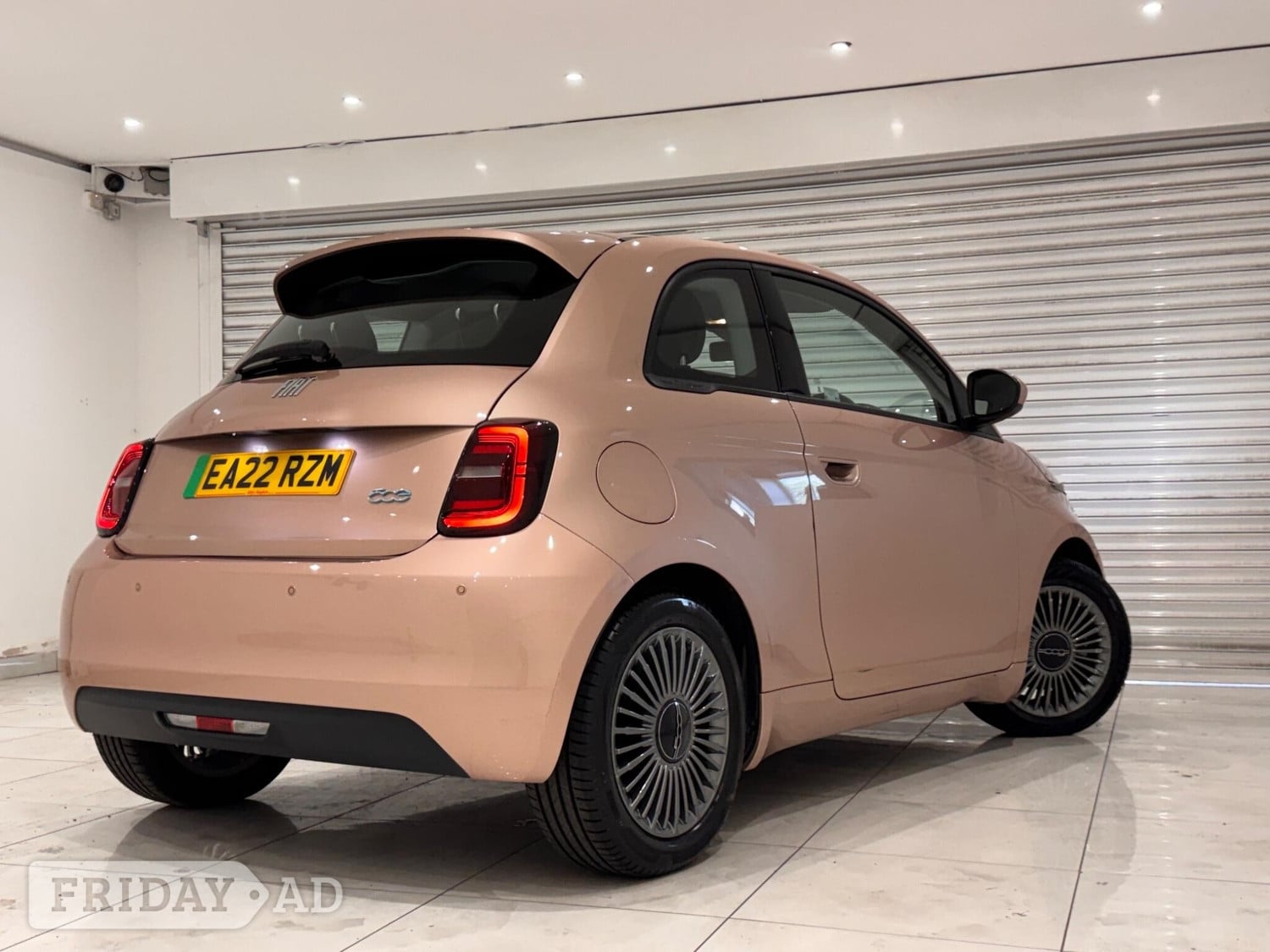 [ berth ]Fiat 500E