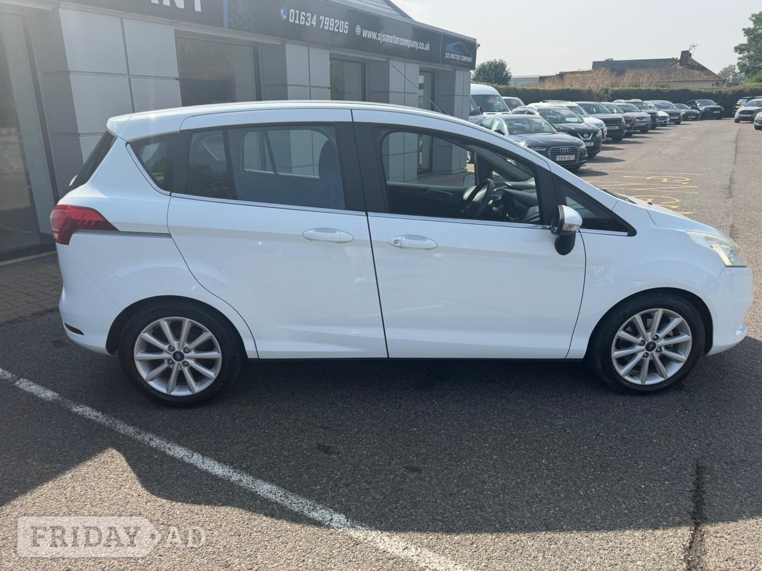 Ford B-MAX 2015 - Cars in Gillingham