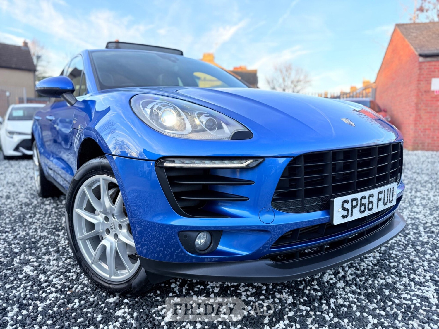 Porsche Macan 2016 - Cars