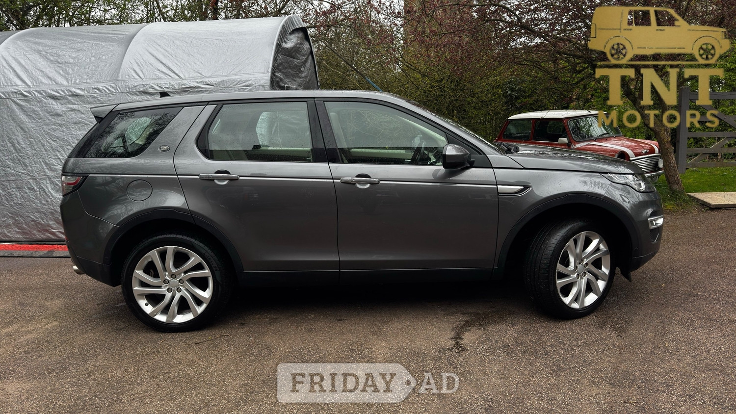 [ berth ]Land Rover Discovery Sport