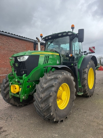 John Deere 6215R (2023) Tractor