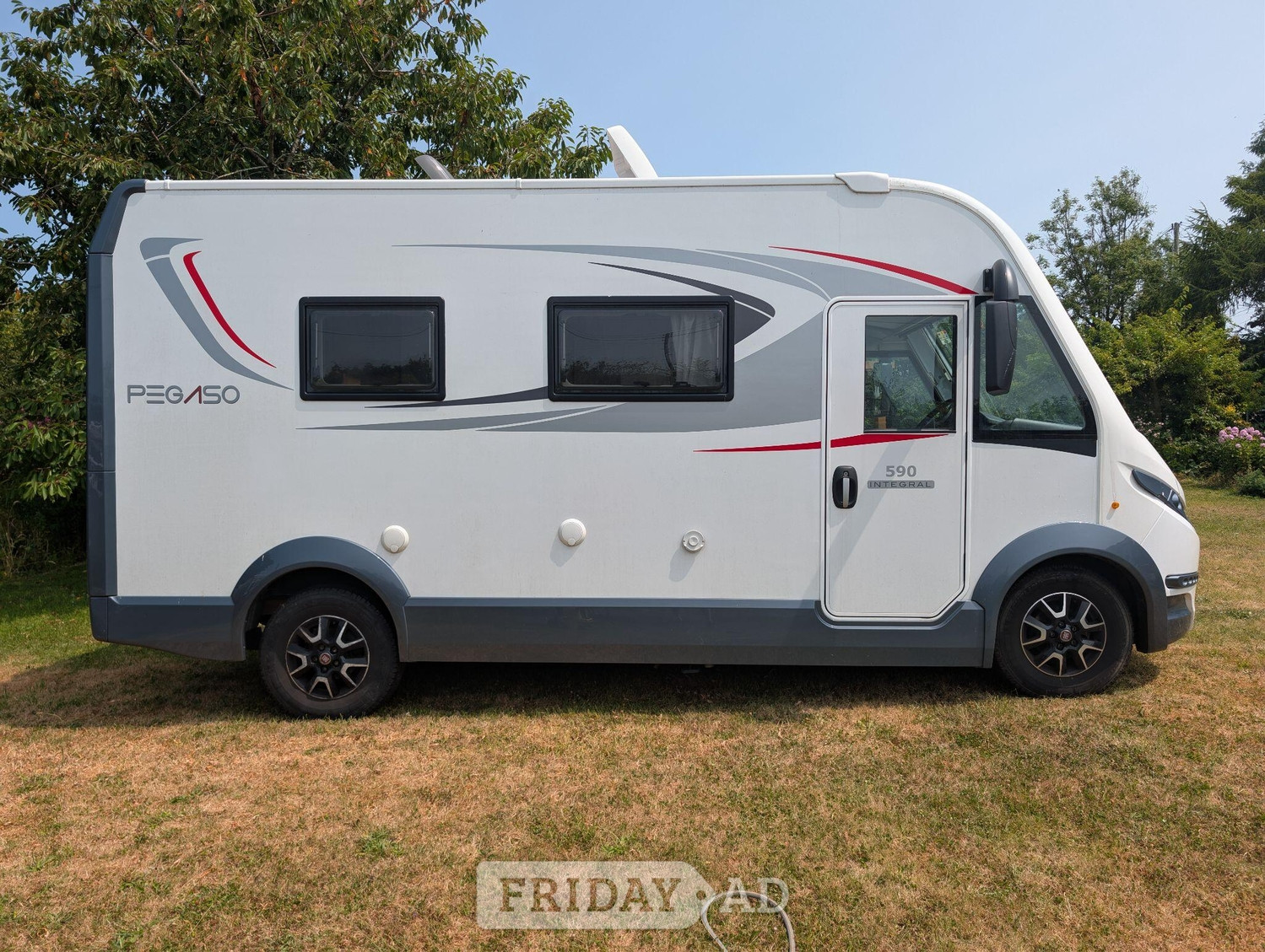 [4 berth ]Roller Team Pegaso 590