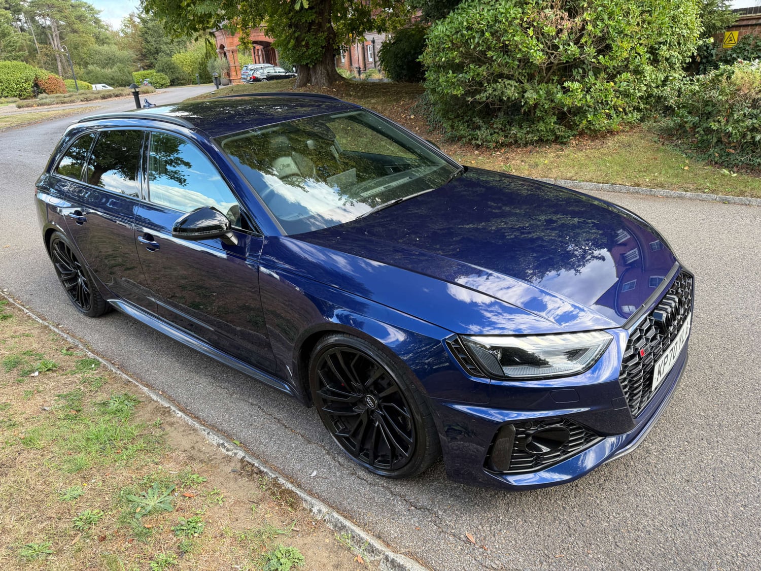 [ berth ]Audi RS4 Avant