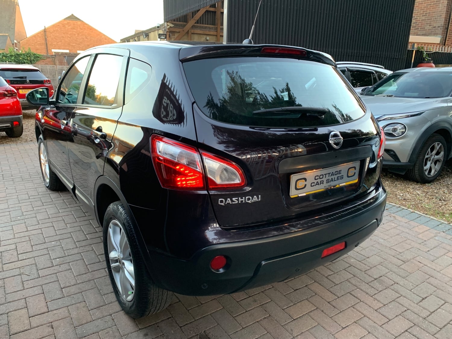 Nissan Qashqai 2012 - Cars