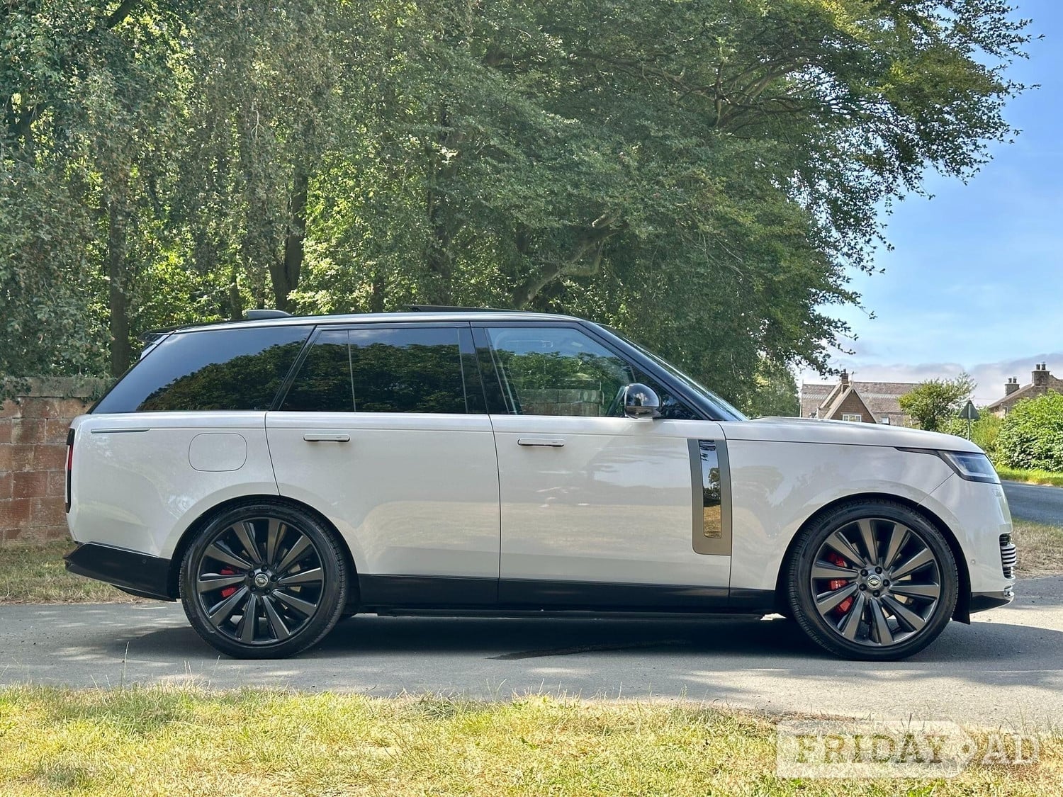 [ berth ]Land Rover Range Rover