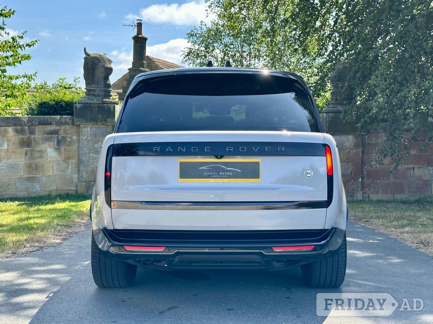 Land Rover Range Rover 2023 - Cars
