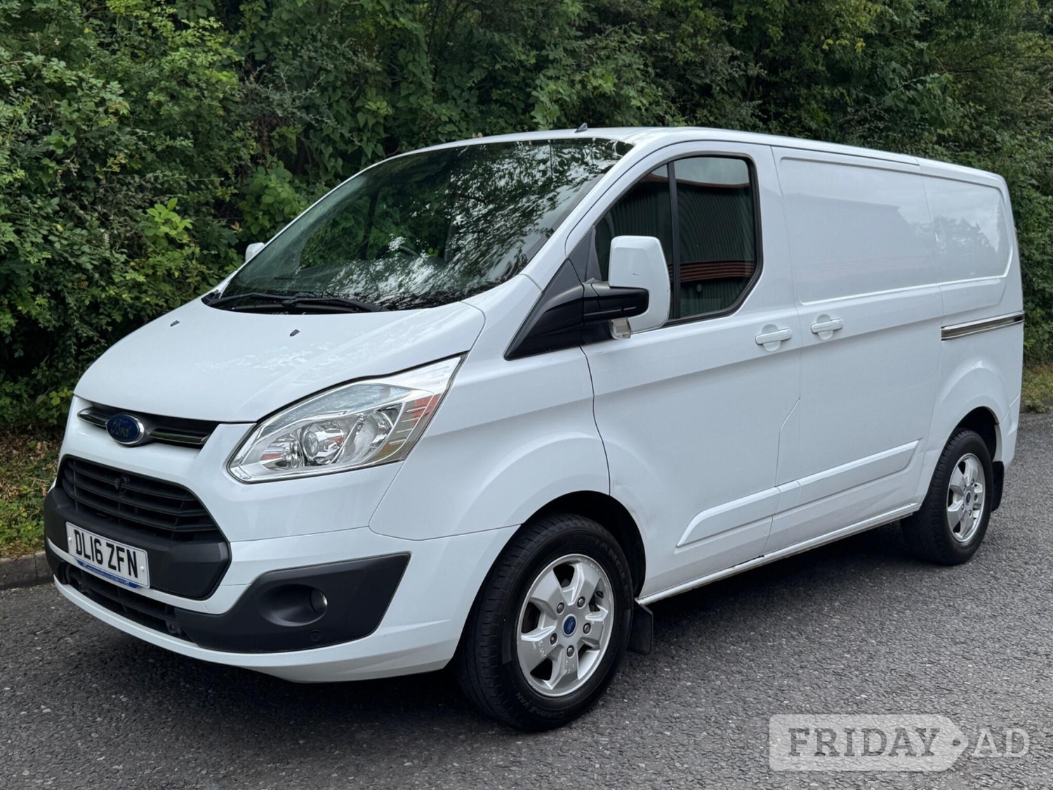 [ berth ]Ford Transit Custom