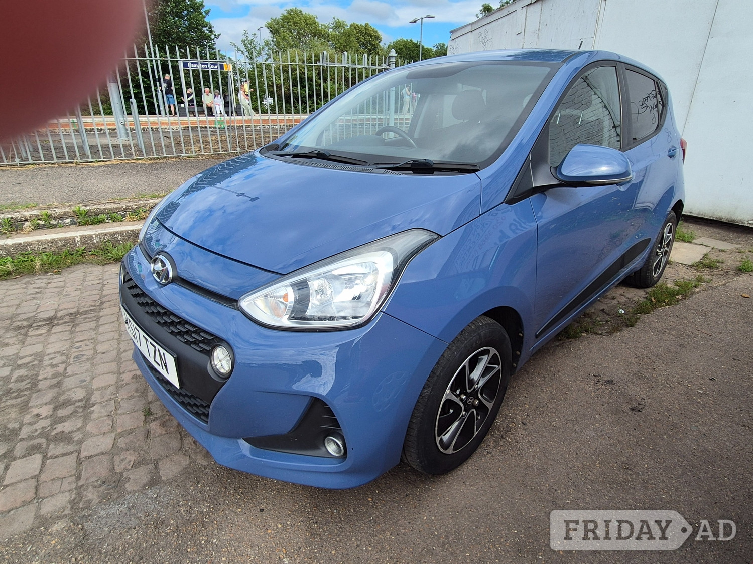Hyundai i10 East Molesey