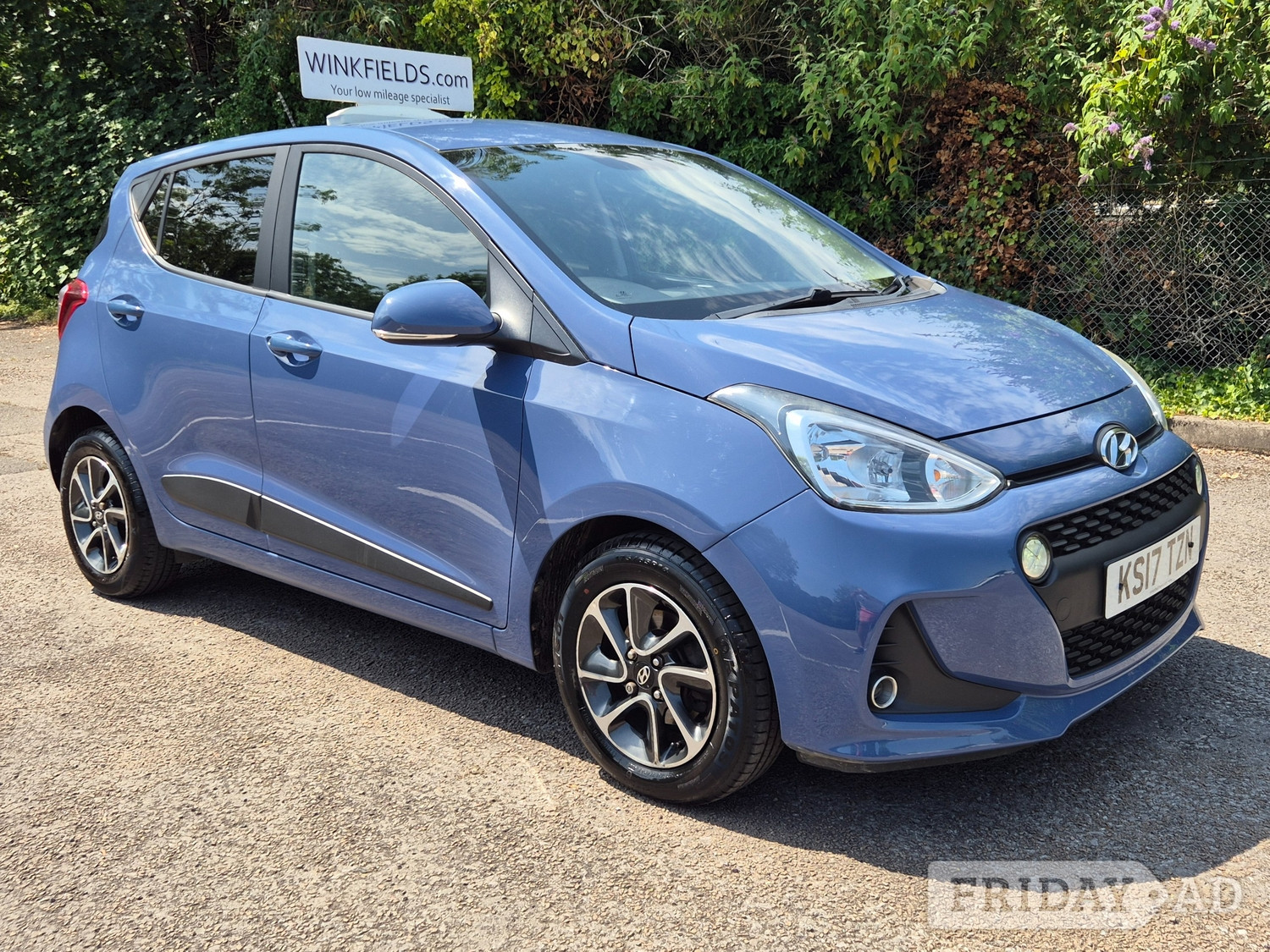 Hyundai i10 2017 in East Molesey