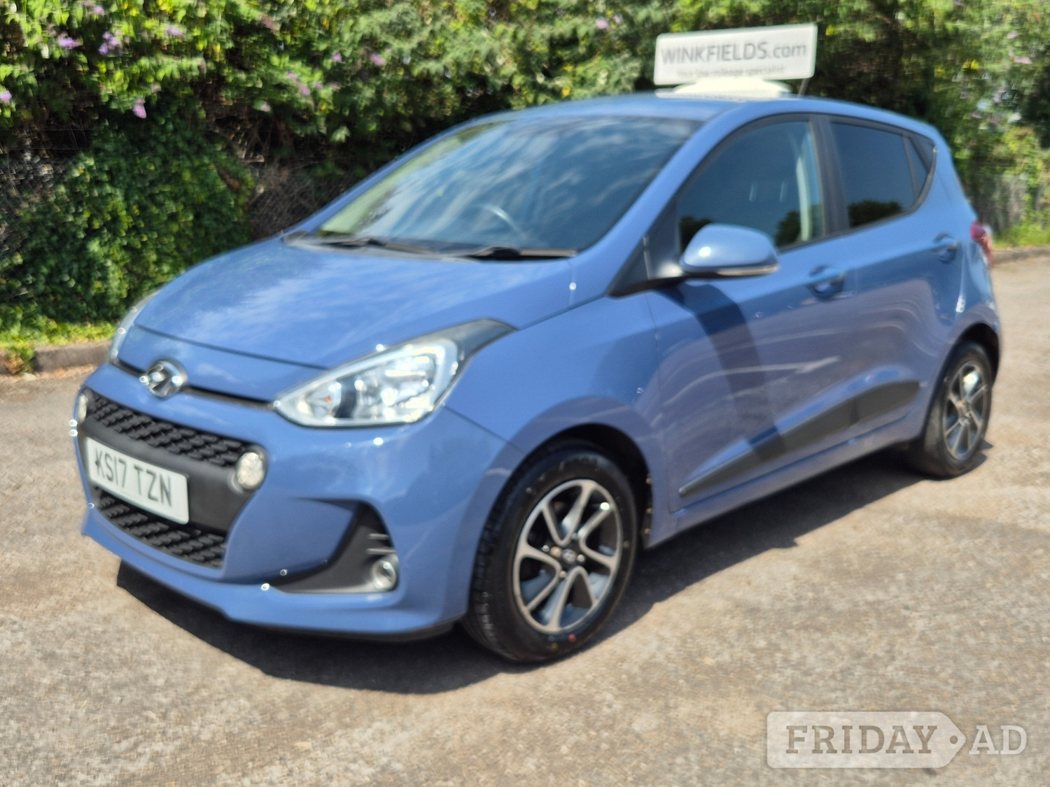 Hyundai i10 2017 - Cars in East Molesey
