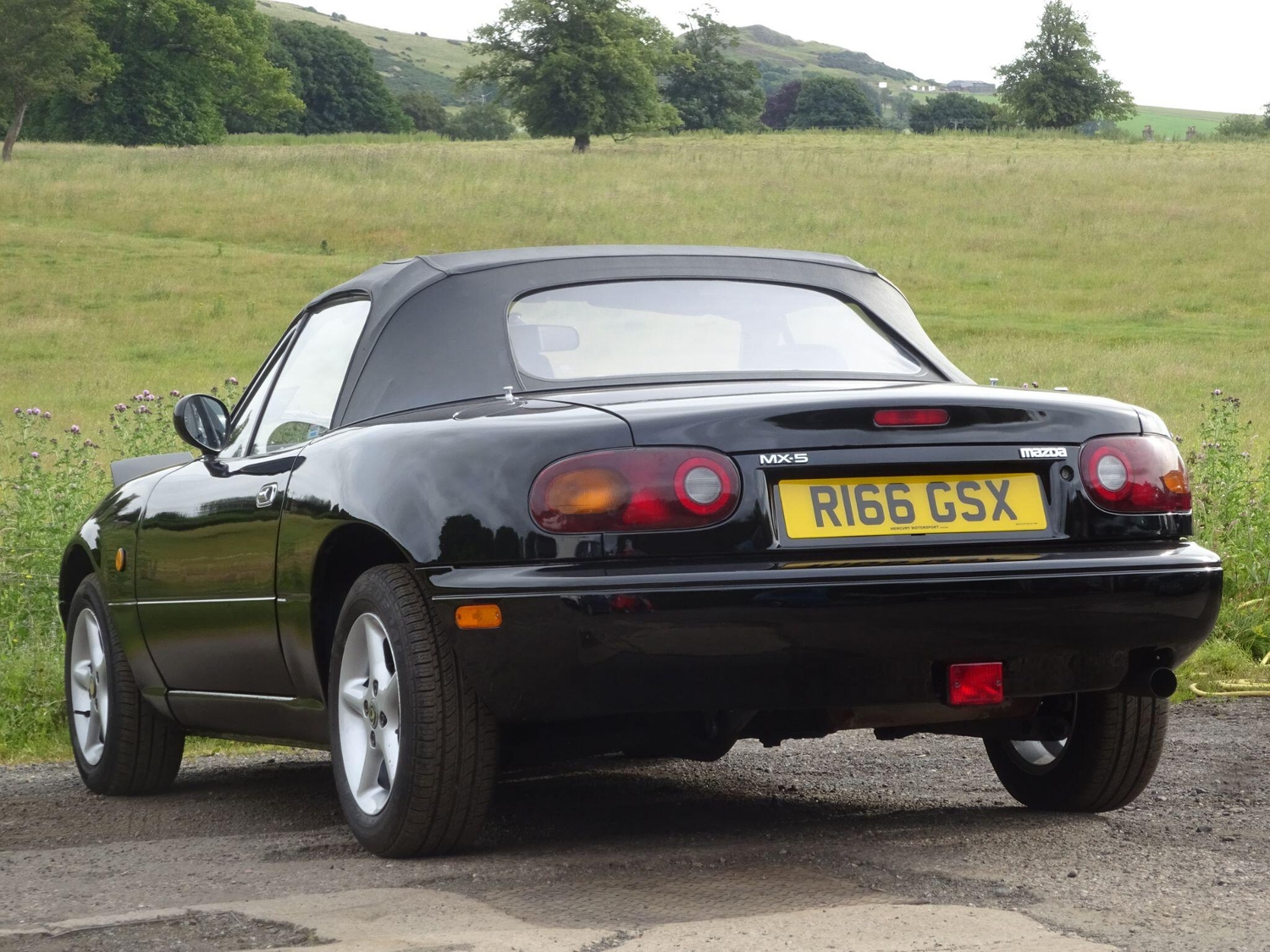 Mazda MX-5 1997 - Cars in Leven