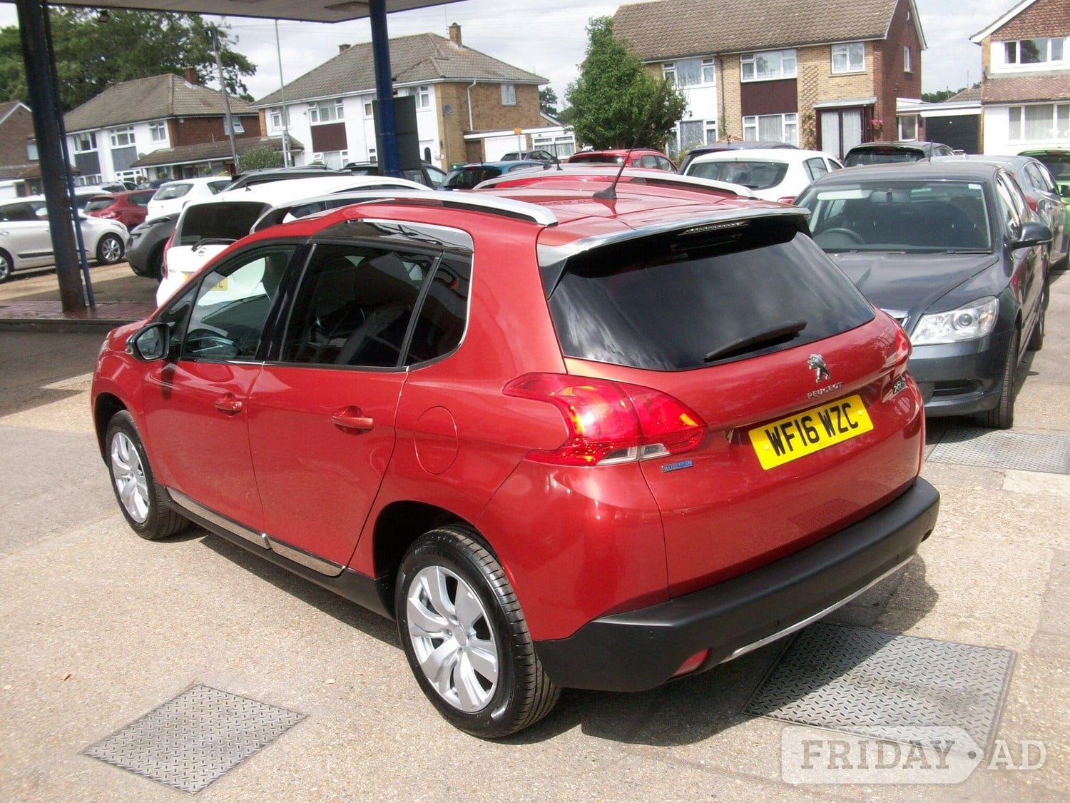 [ berth ]Peugeot 2008
