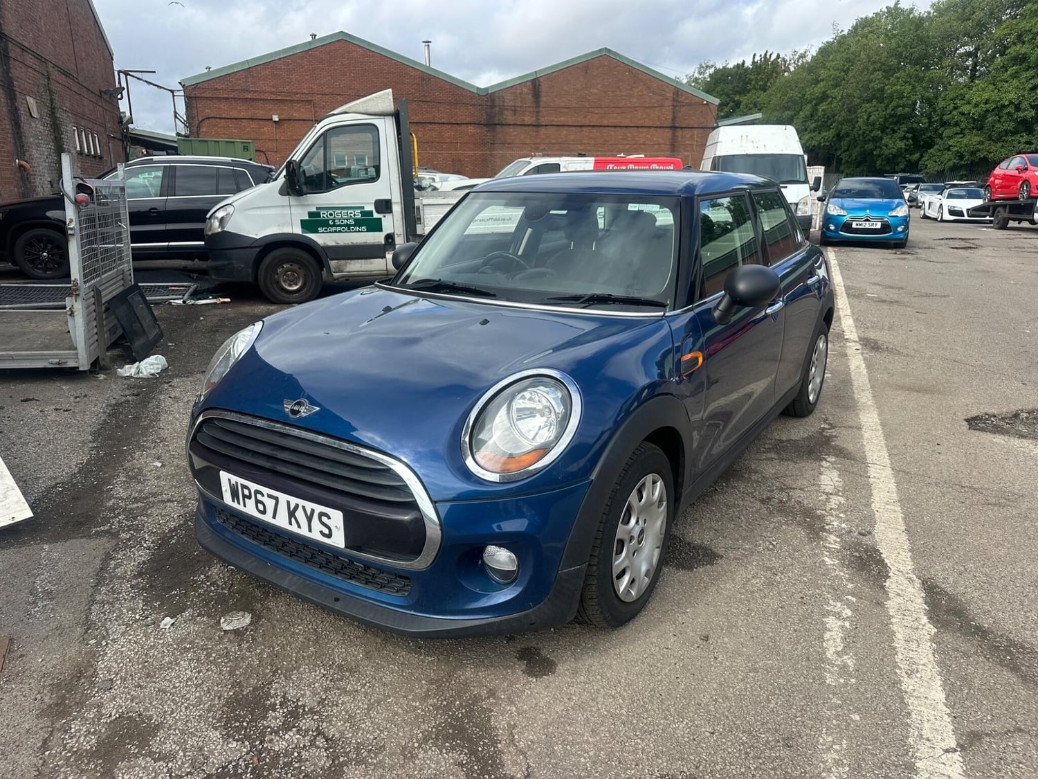 Mini Hatch 2017 - Cars in Cardiff