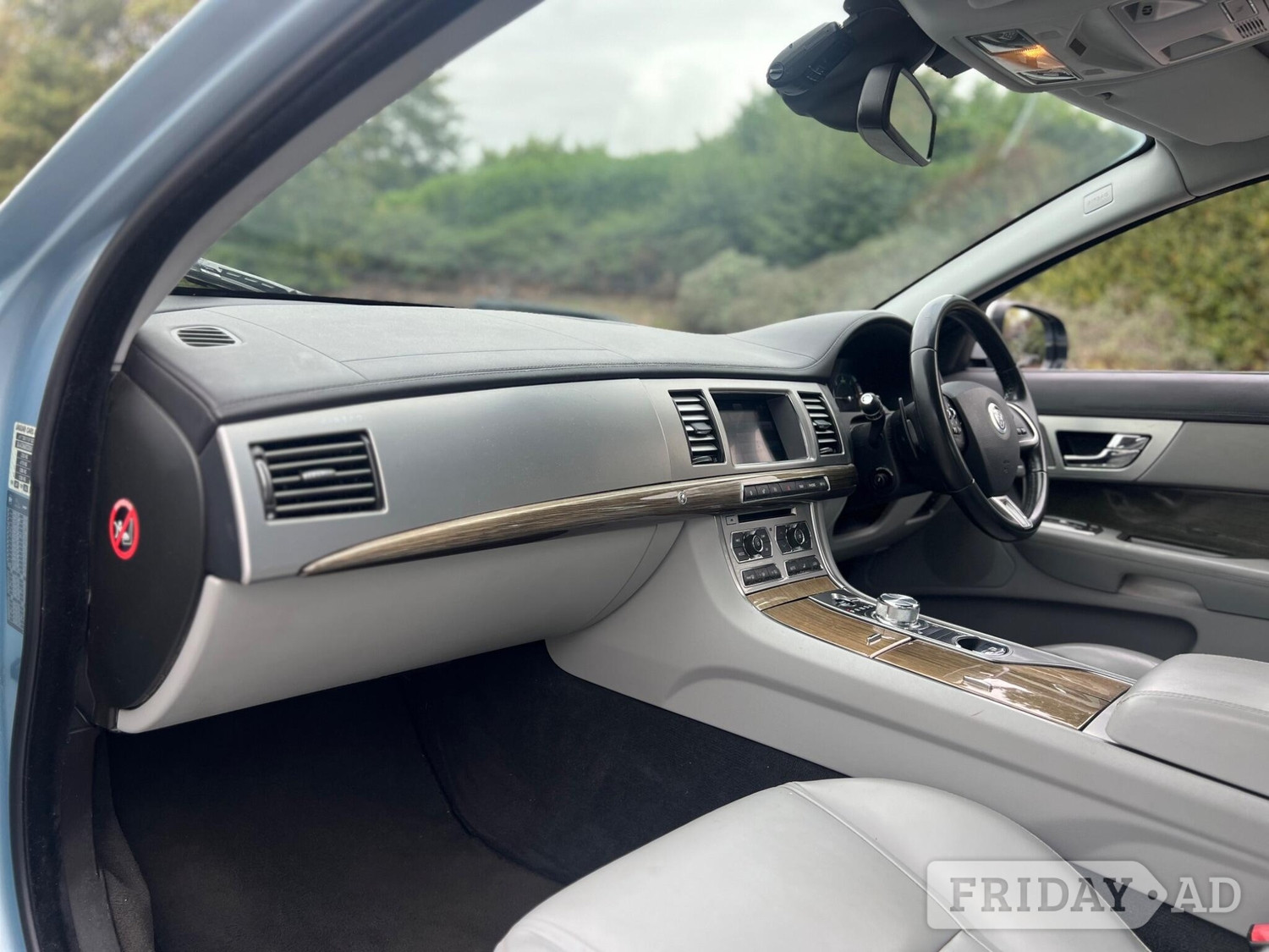 Jaguar XF 2012 - Cars