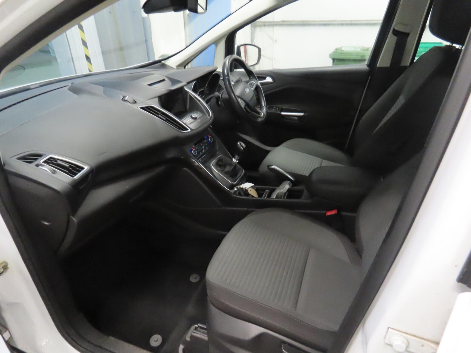 [ berth ]Ford C-MAX
