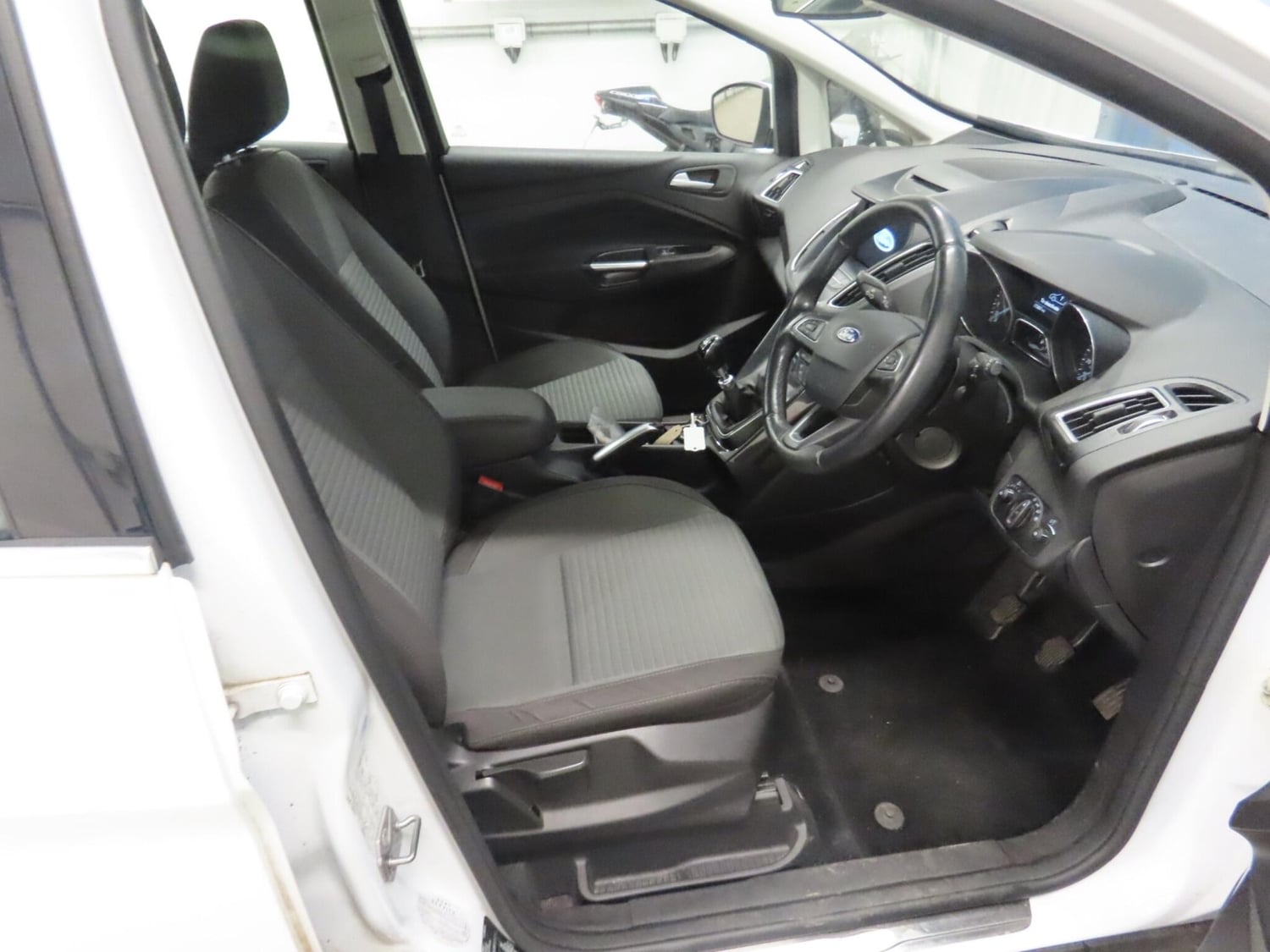 Ford C-MAX 2018 - Cars