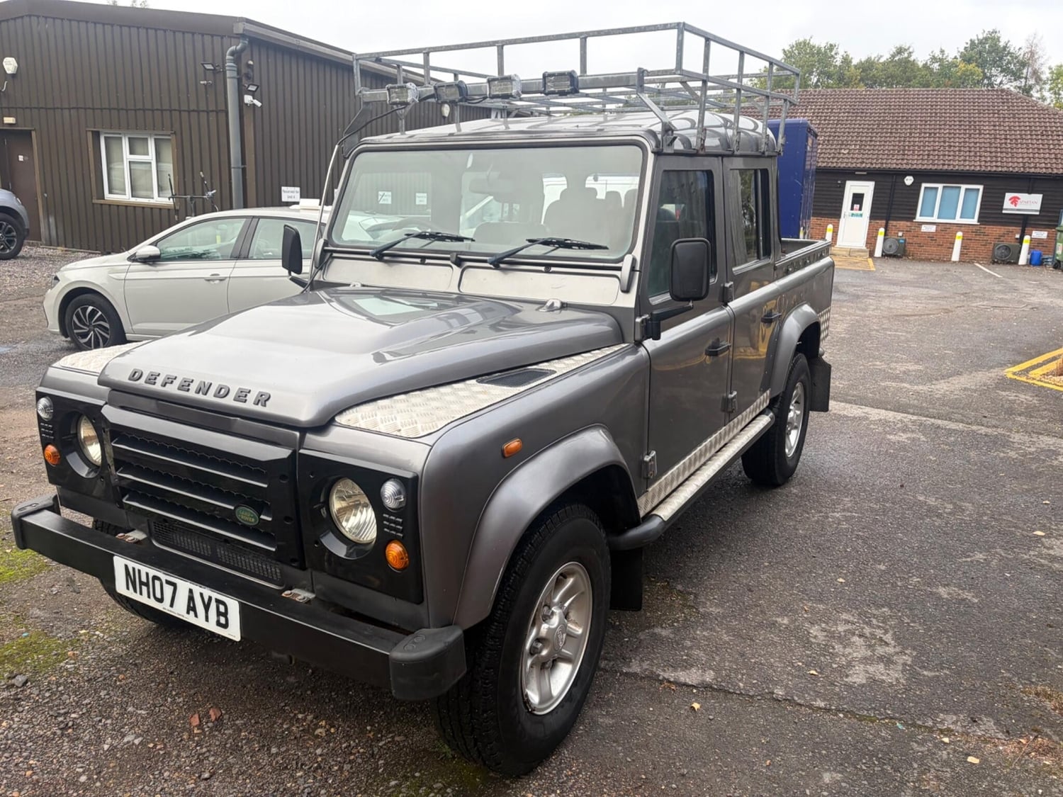 Land Rover Defender 110 Hook