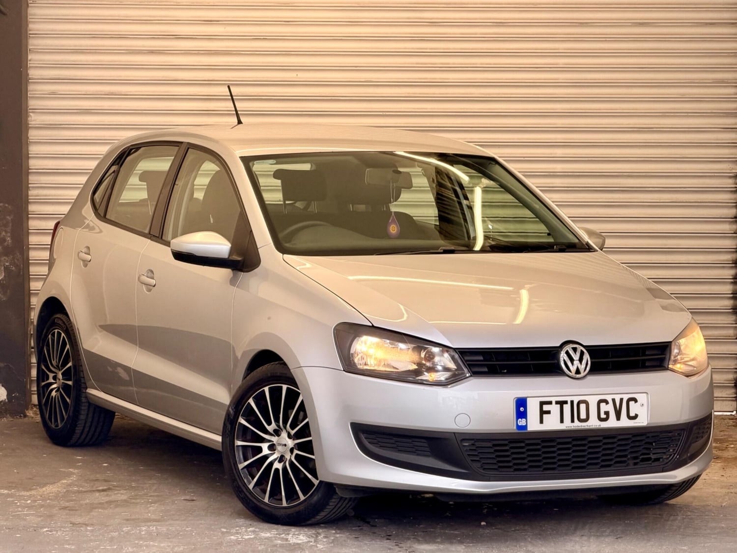 Volkswagen Polo 2010 - Cars in Hounslow
