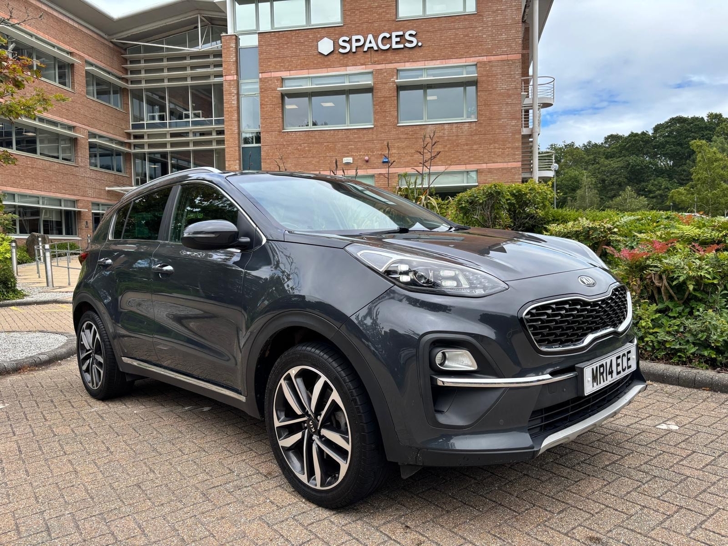 [ berth ]Kia Sportage