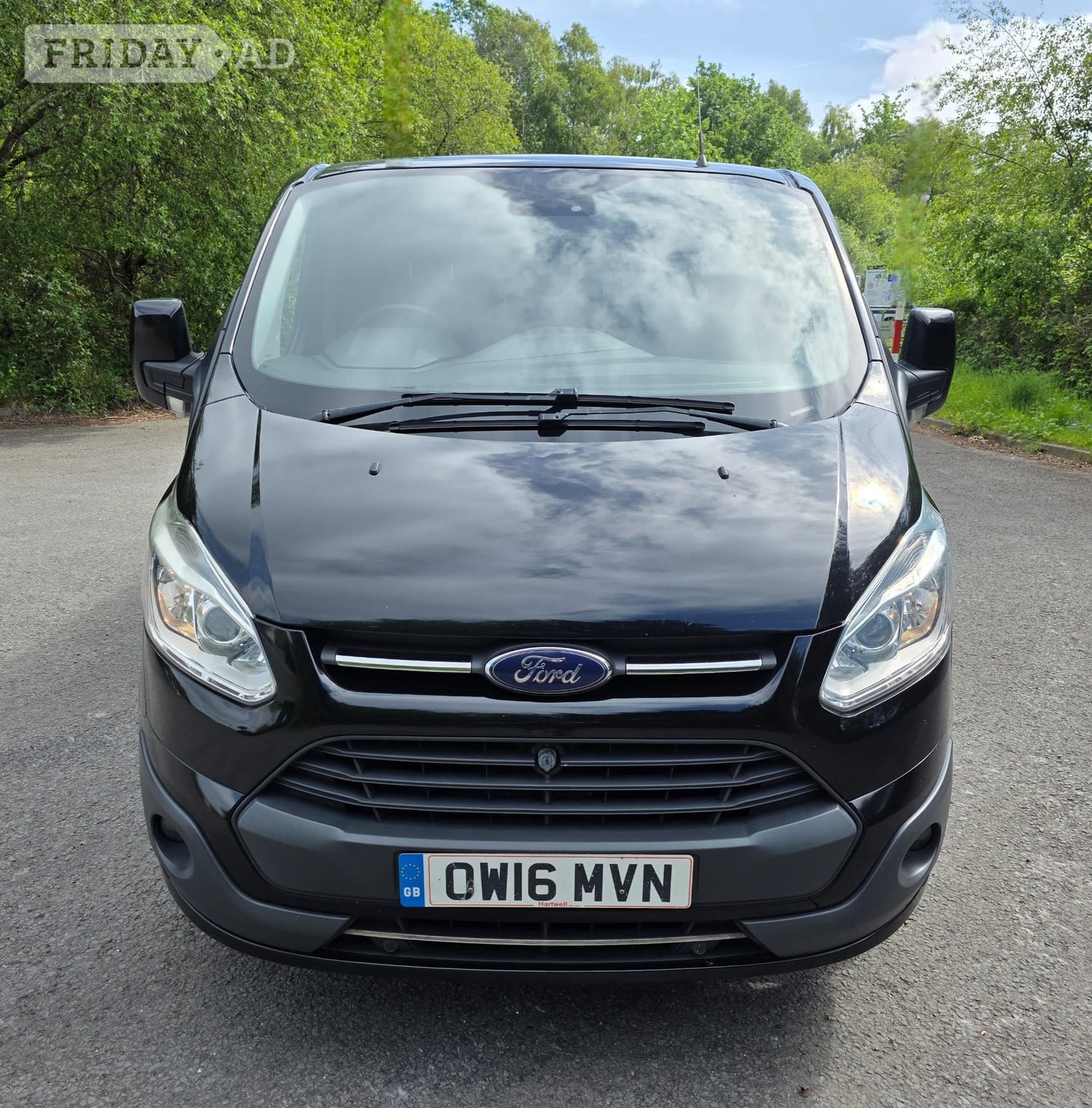[ berth ]Ford Transit Custom