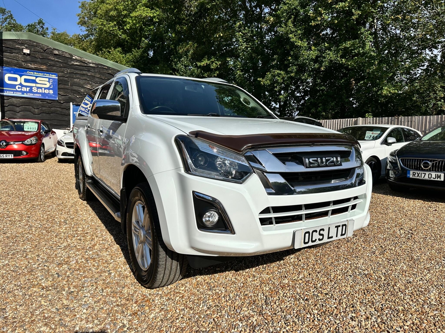 Isuzu D-MAX Hook