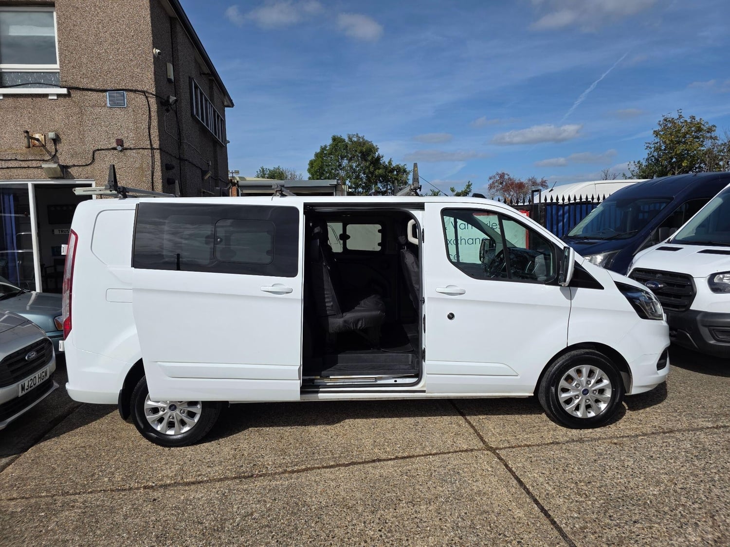 [ berth ]Ford Transit Custom