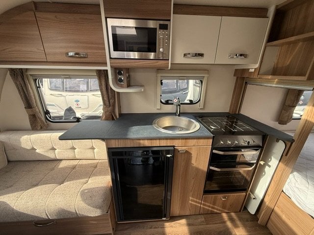 Swift Sprite Alpine 4 2022 - Motorhomes & Caravans