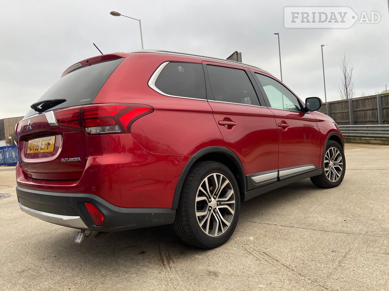 Mitsubishi Outlander 2016 - Cars in Portsmouth