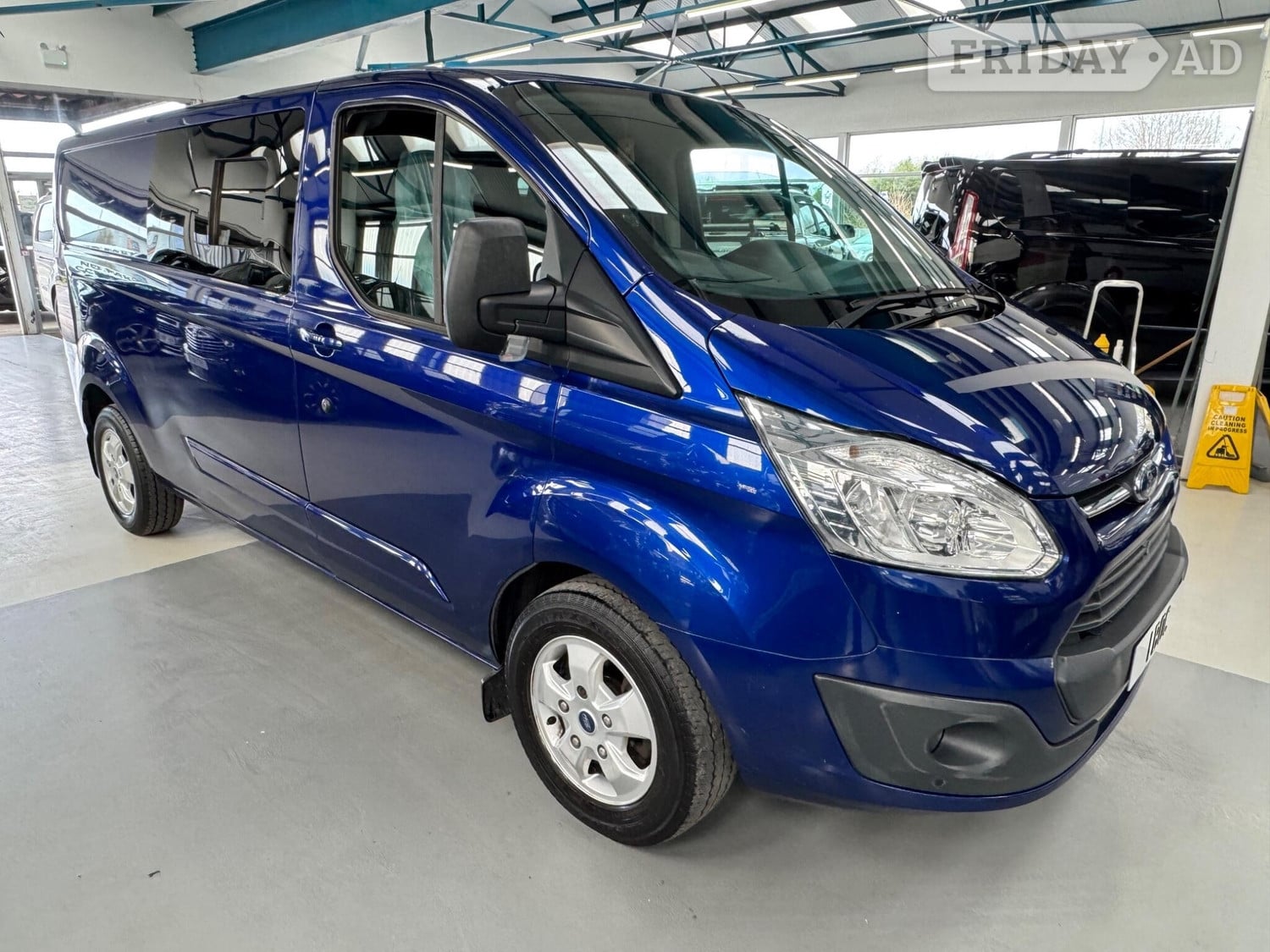[ berth ]Ford Transit Custom