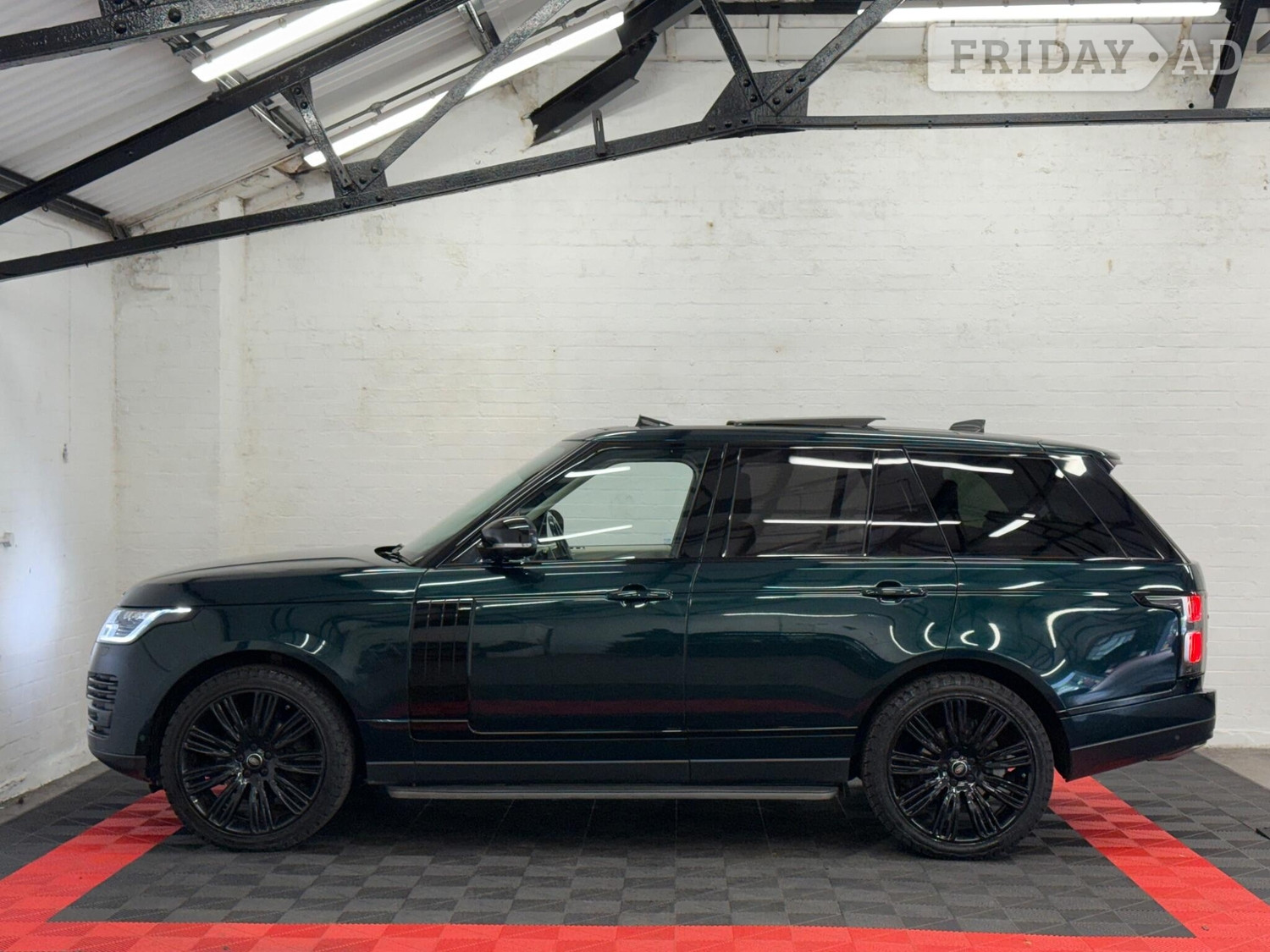 [ berth ]Land Rover Range Rover