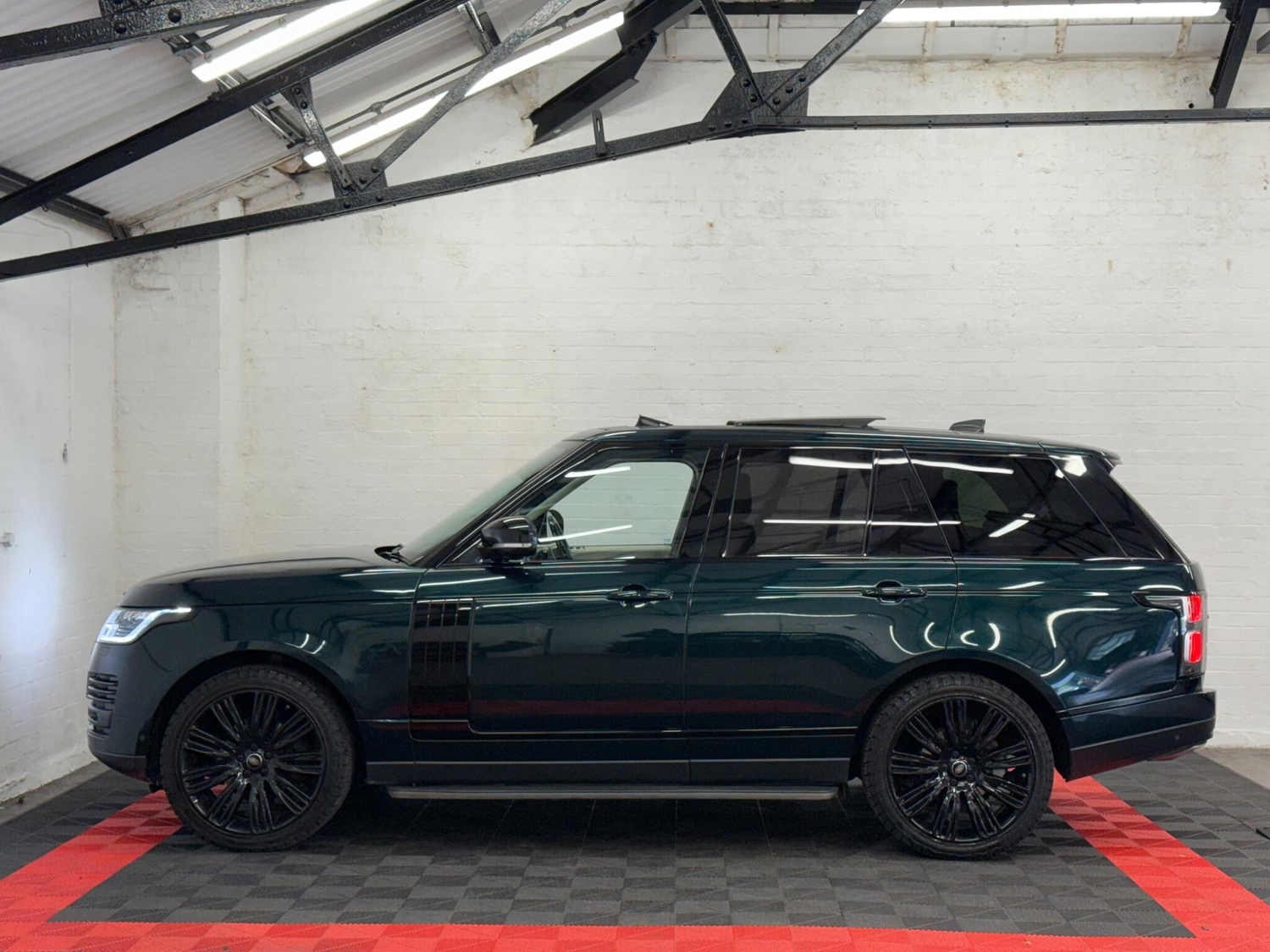 [ berth ]Land Rover Range Rover