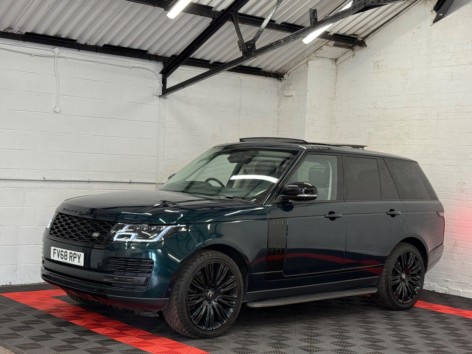 Land Rover Range Rover 2018 - Cars