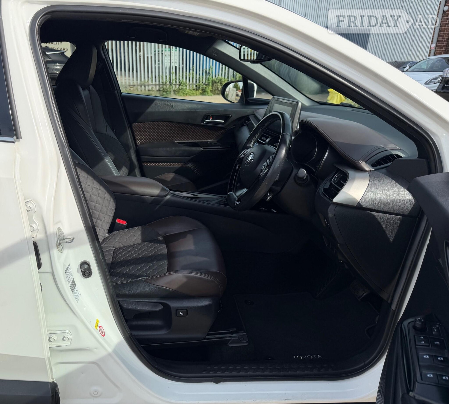 [ berth ]Toyota C-HR