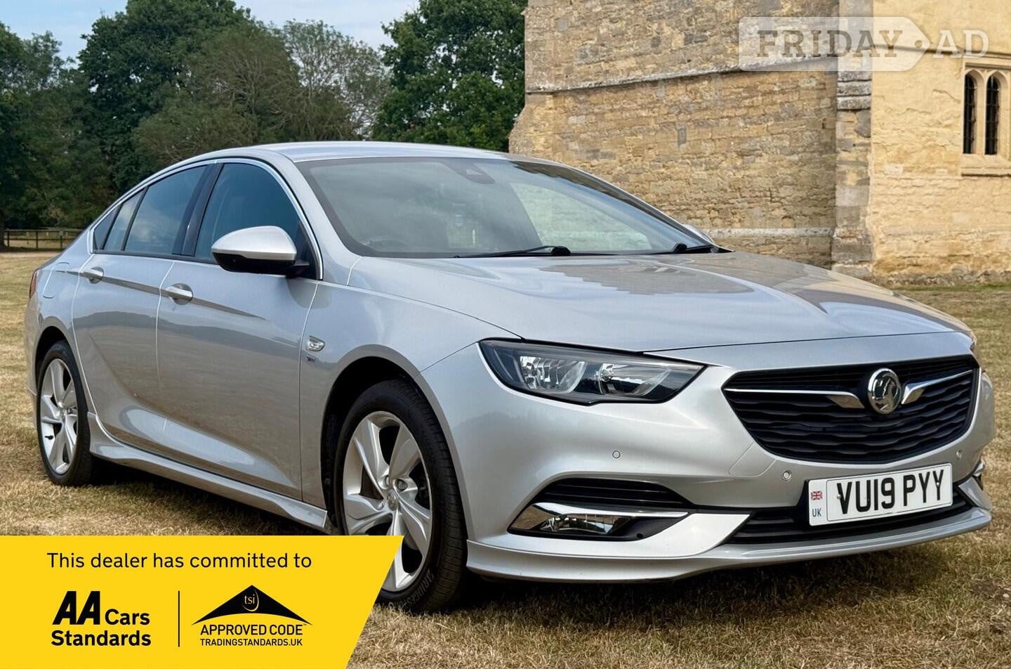 Vauxhall Insignia 2019 in Bedford
