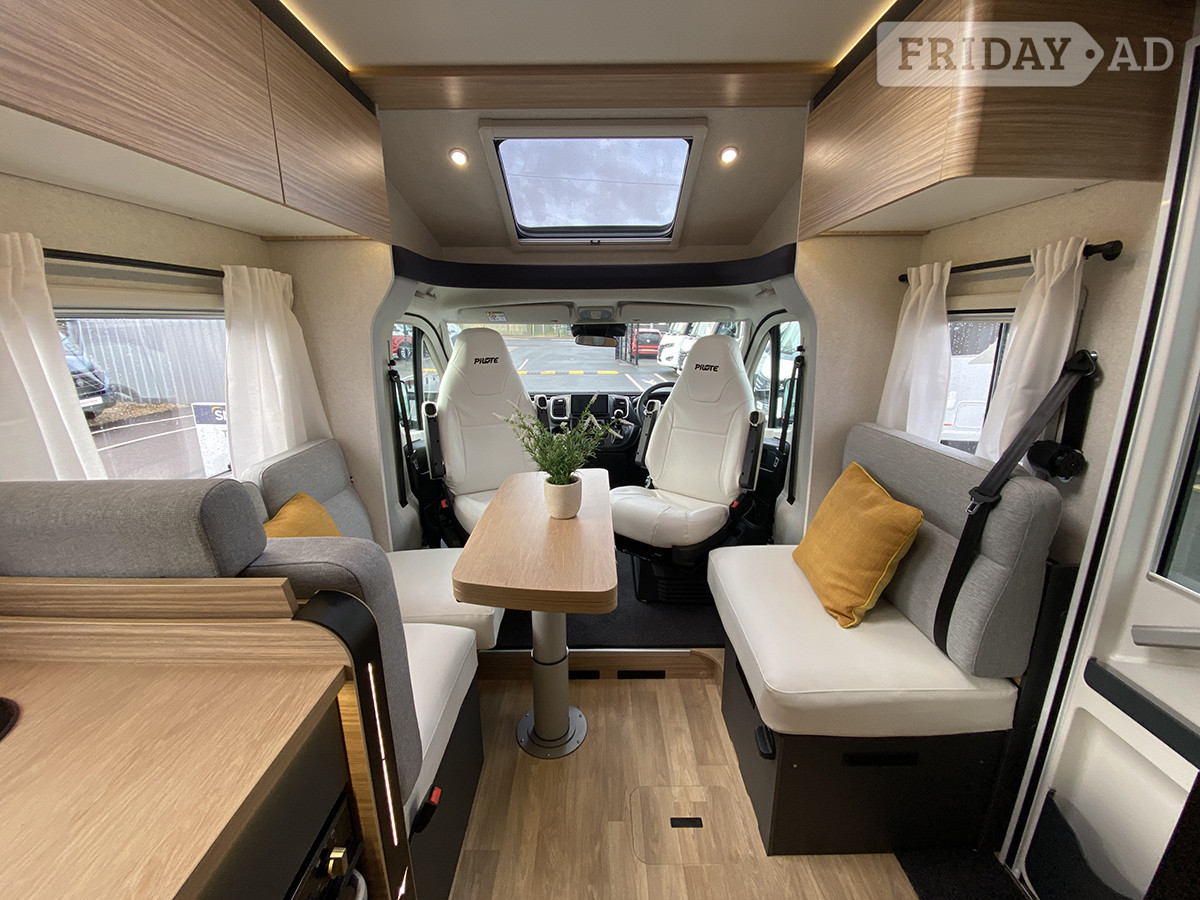 Pilote Evidence P740 FGJ 2026 for sale - Motorhomes & Caravans