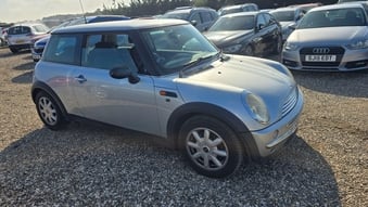 Mini Hatch 2004