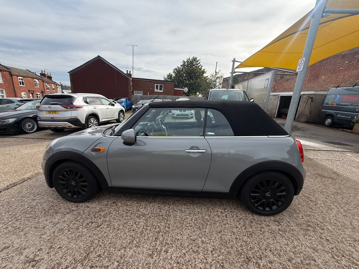 Mini Convertible 2016 - Cars in Southampton