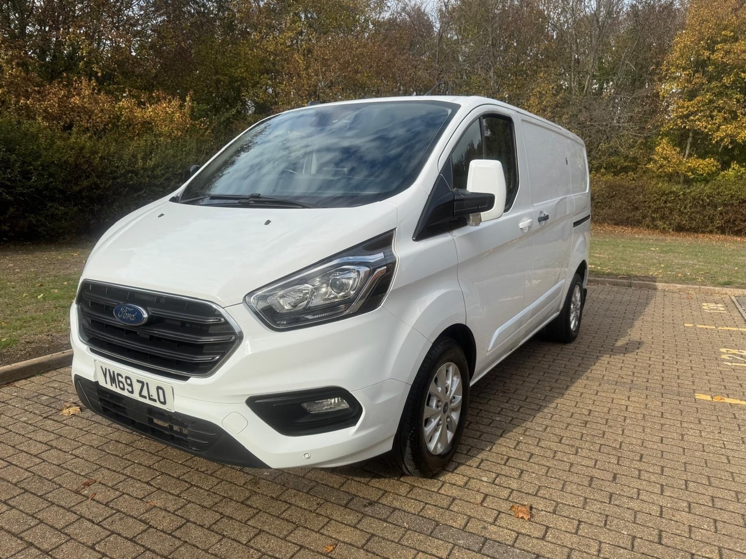 [ berth ]Ford Transit Custom