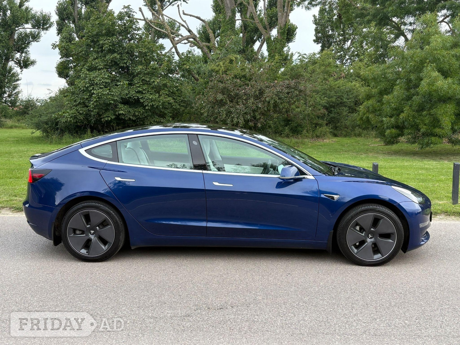 [ berth ]Tesla Model 3