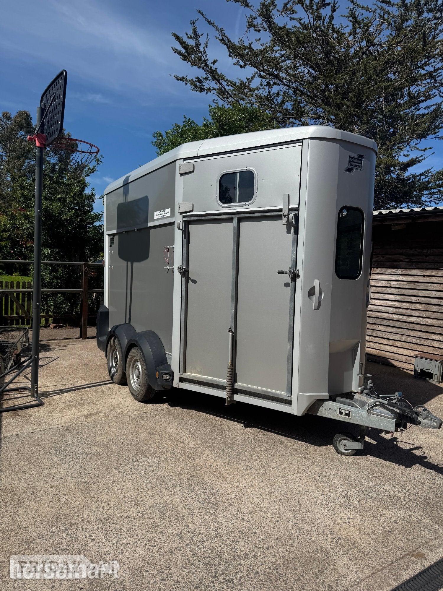 [ berth ]Ifor Williams HB511