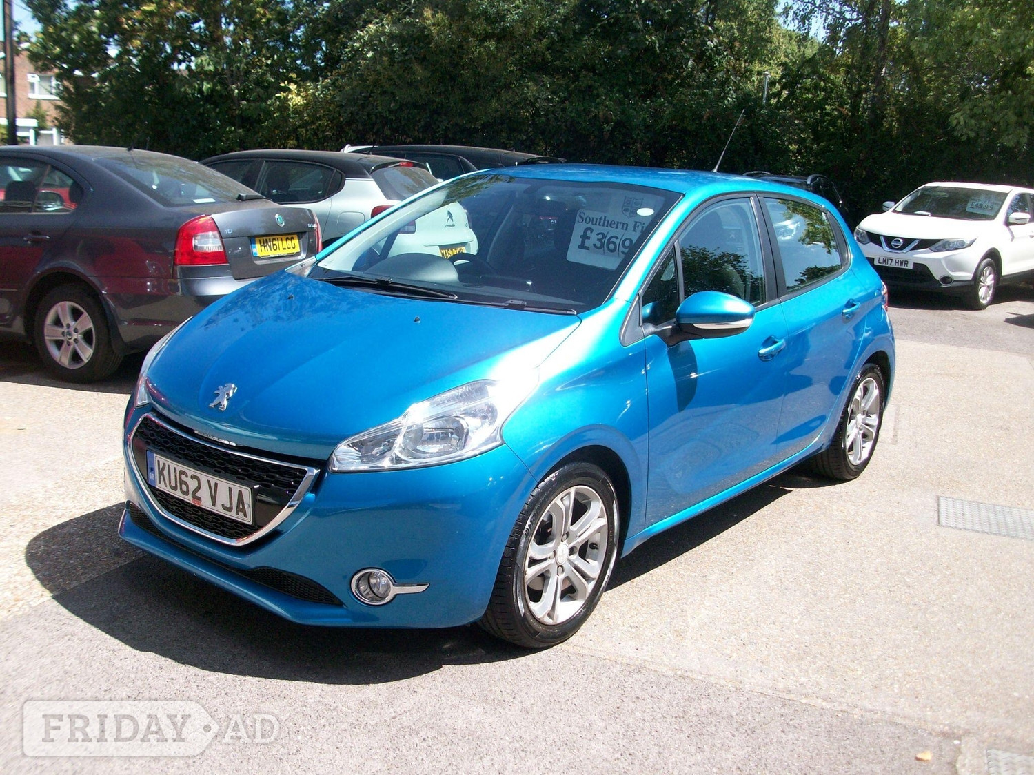 [ berth ]Peugeot 208