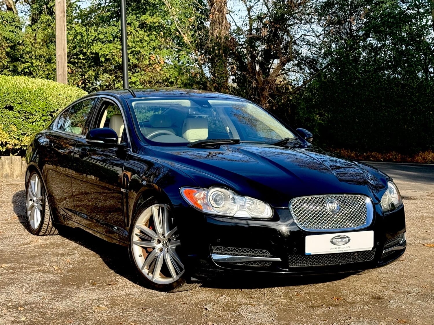 Jaguar XF 2010 in Enfield