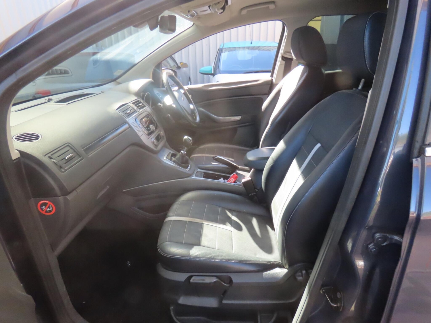 [ berth ]Ford Kuga