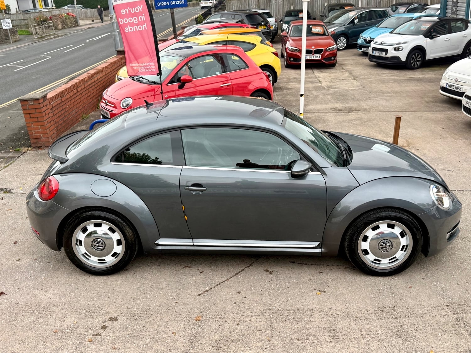 Volkswagen Beetle 2016 - Cars
