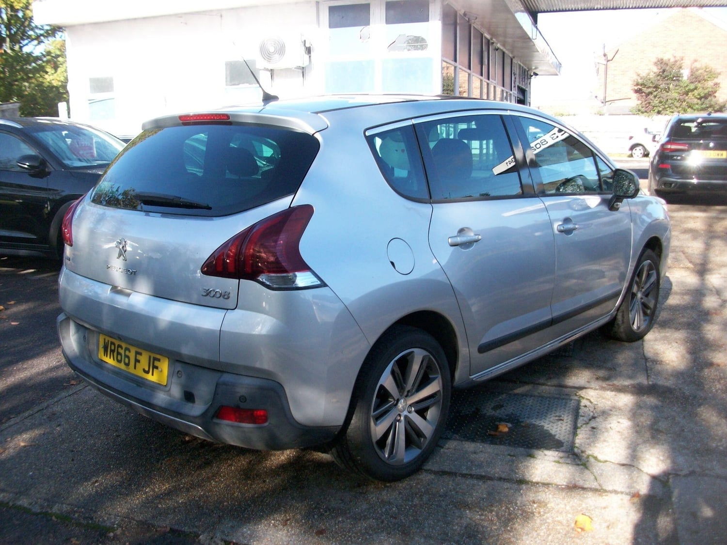[ berth ]Peugeot 3008